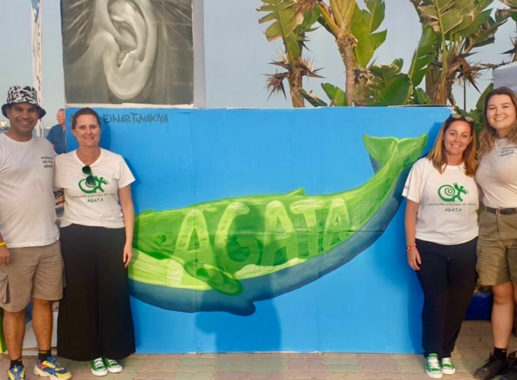 panel pintado con artistas